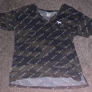 camo vs shirt
